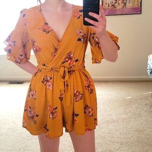 Medium, Mustard Colored, Floral, Charlotte Russe, Womans Romper!